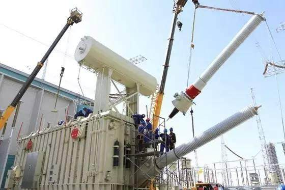 保變電氣承制我國(guó)首批最大容量換流變完成安裝